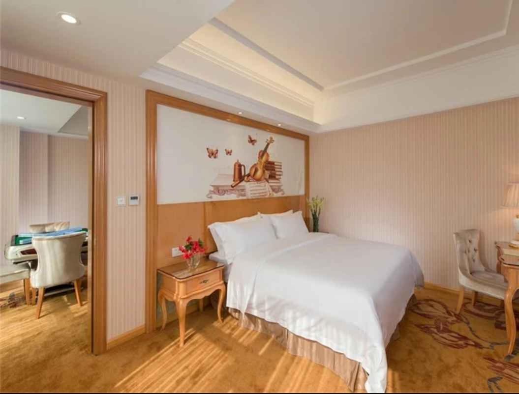 Vienna Hotel Shenzhen Baoneng City Plaza Buitenkant foto